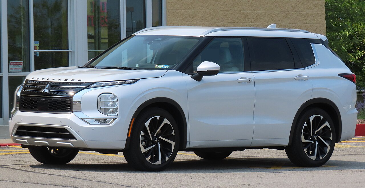 Mitsubishi Outlander PHEV 2015
